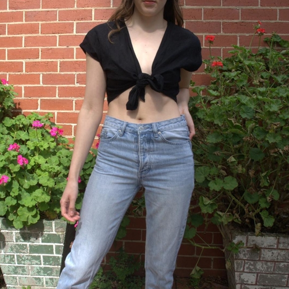 GLASSONS Linen blend Black Wrap Tie Front Crop Top - Picture 3 of 4